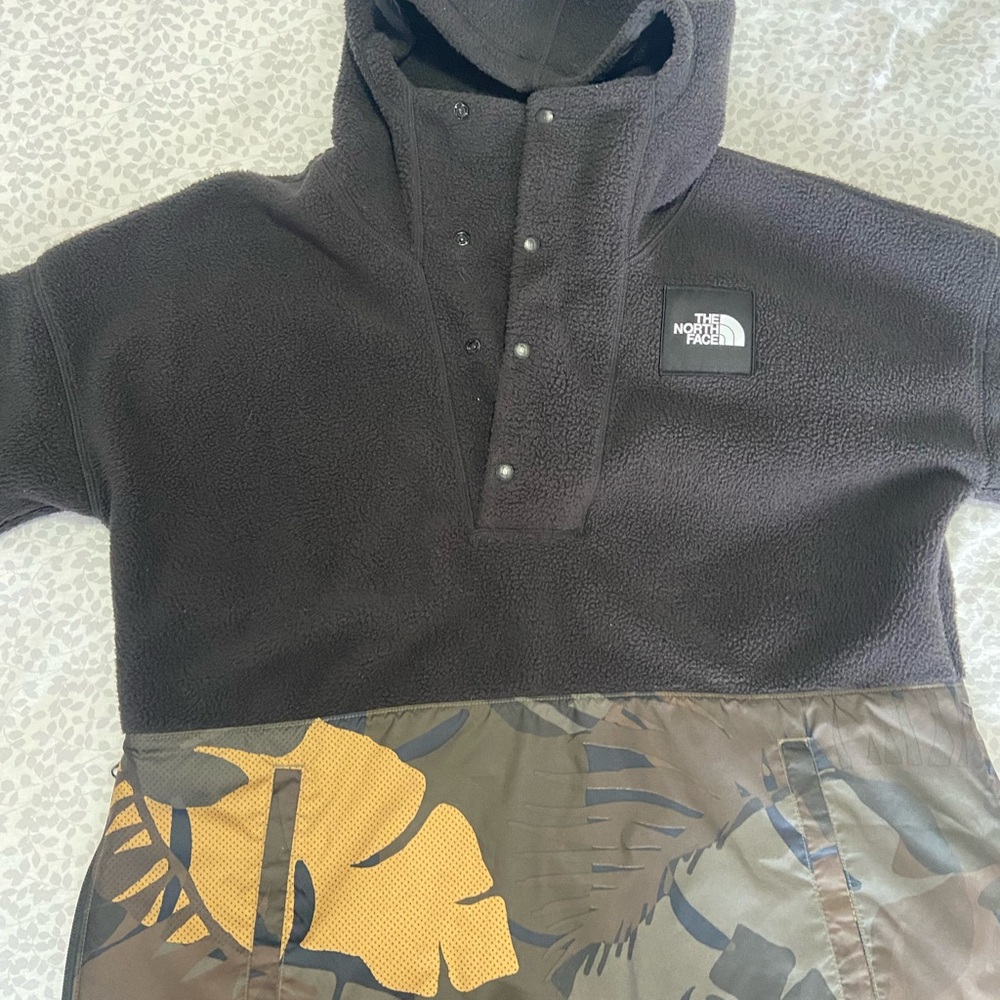 The North Face Riiat Women’s Pullover Hoodie